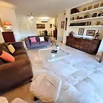 Semesterbostad Gorgeous 2br Apt. W/ Mountain View Puerto Banus Marbella