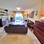 Semesterbostad Gorgeous 2br Apt. W/ Mountain View Puerto Banus *