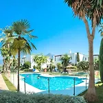 Dom wakacyjny Gorgeous 2br Apt. W/ Mountain View Puerto Banus *