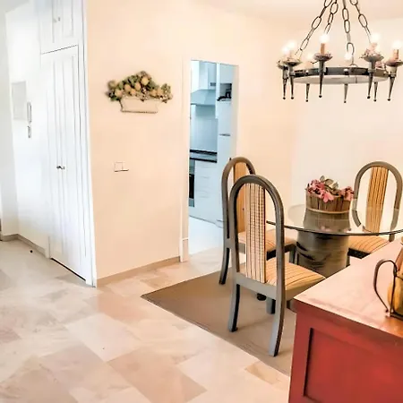 Two-bedroom With Terrace In Nueva Andalucia شقة *