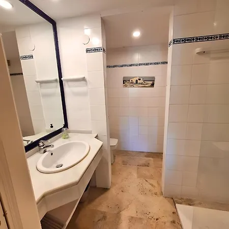 شقة Two-bedroom With Terrace In Nueva Andalucia