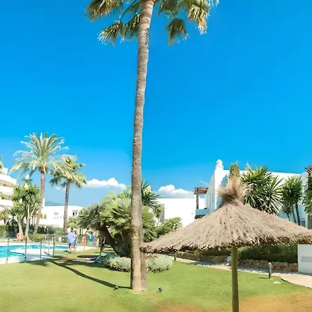 Ferienhaus Gorgeous 2br Apt. W/ Mountain View Puerto Banus *