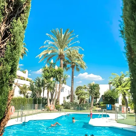 Two-bedroom With Terrace In Nueva Andalucia شقة *