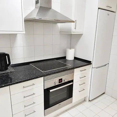 Two-bedroom With Terrace In Nueva Andalucía Apartamento *