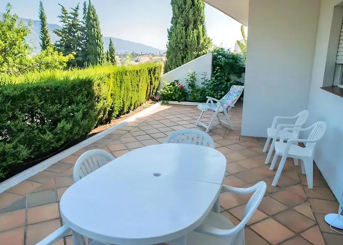 Hébergement de vacances Gorgeous 2br Apt. W/ Mountain View Puerto Banus *
