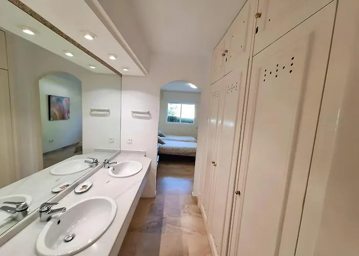 Gorgeous 2br Apt. W/ Mountain View Puerto Banus