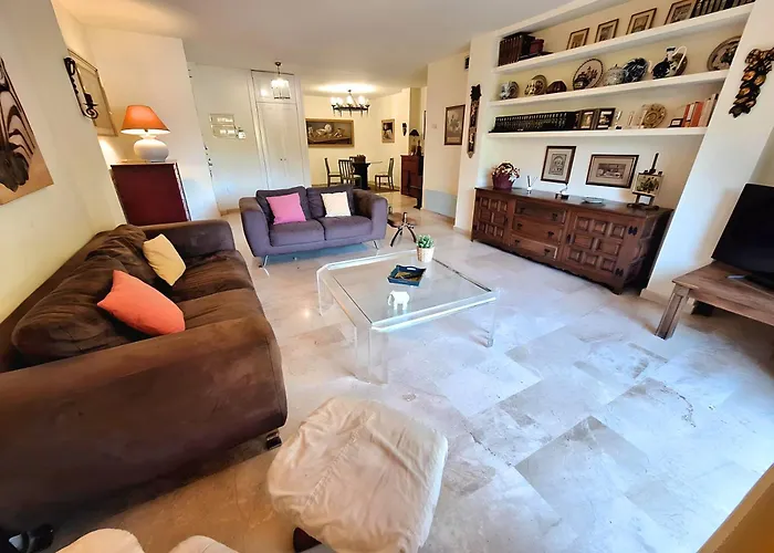 Дом отдыха Gorgeous 2br Apt. W/ Mountain View Puerto Banus Марбелья