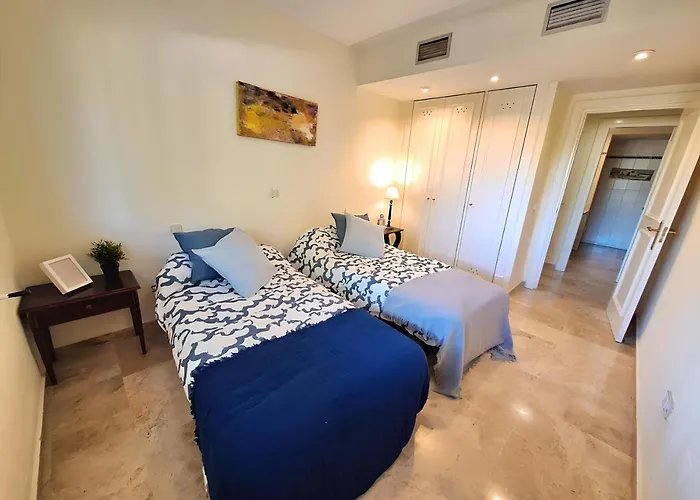 Дом отдыха Gorgeous 2br Apt. W/ Mountain View Puerto Banus