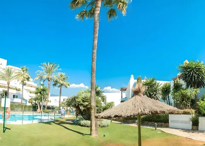 Hébergement de vacances Gorgeous 2br Apt. W/ Mountain View Puerto Banus *