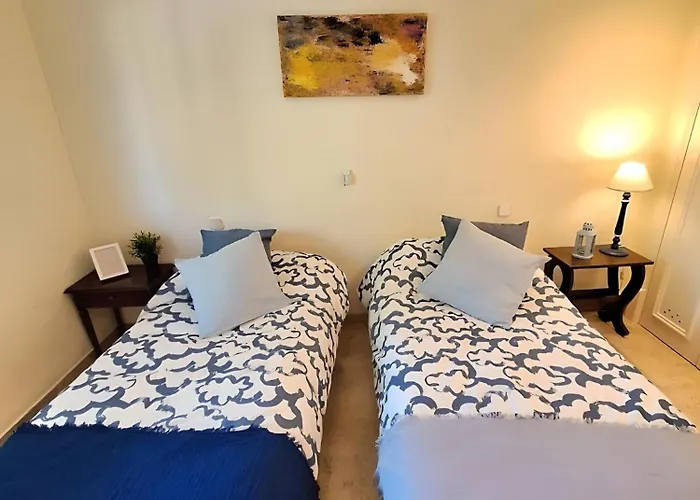 Gorgeous 2br Apt. W/ Mountain View Puerto Banus Hébergement de vacances *