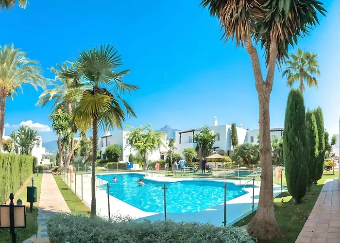 Feriehus Gorgeous 2br Apt. W/ Mountain View Puerto Banus *